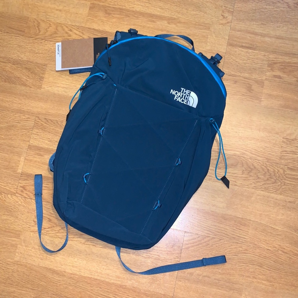 NWT The North Face Advant 20 Backpack